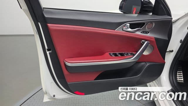 Kia Stinger 2018 — Photo 15/35