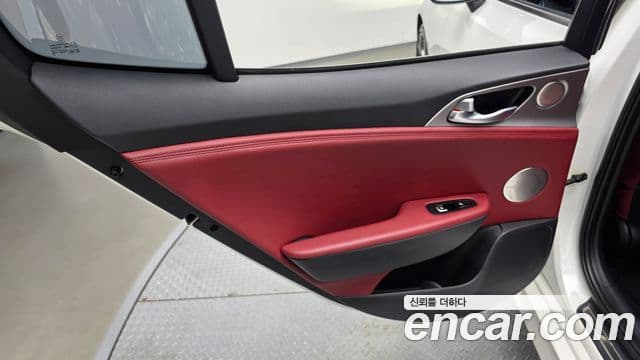 Kia Stinger 2018 — Photo 11/35