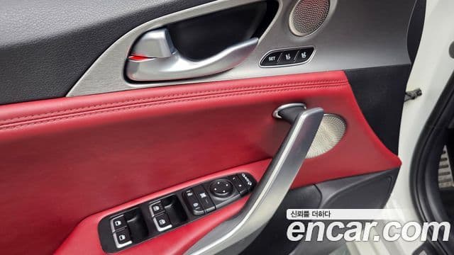 Kia Stinger 2018 — Photo 9/35