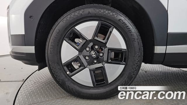 Hyundai Santa Fe 2025 — Photo 8/35