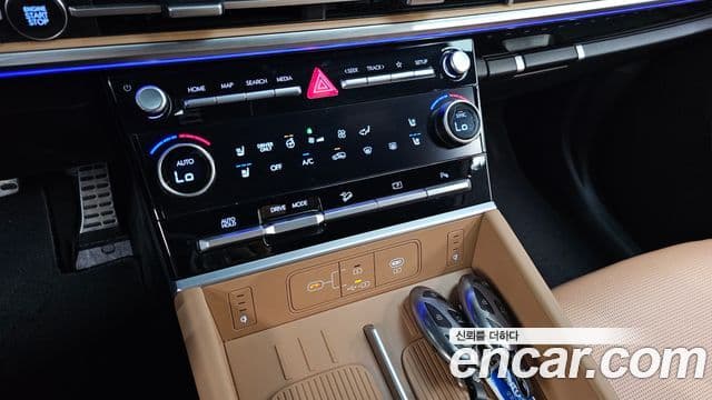 Hyundai Santa Fe 2025 — Photo 22/35