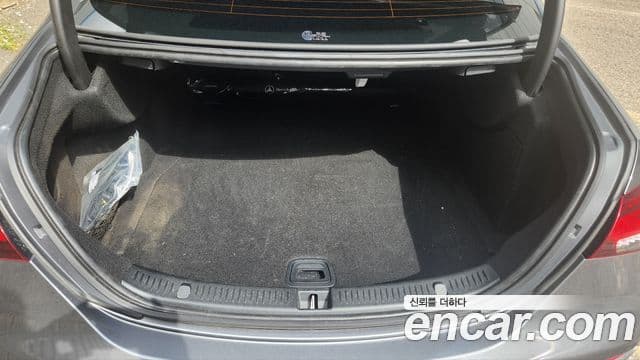 Mercedes-Benz E-Class 2023 — Şəkil 10/12