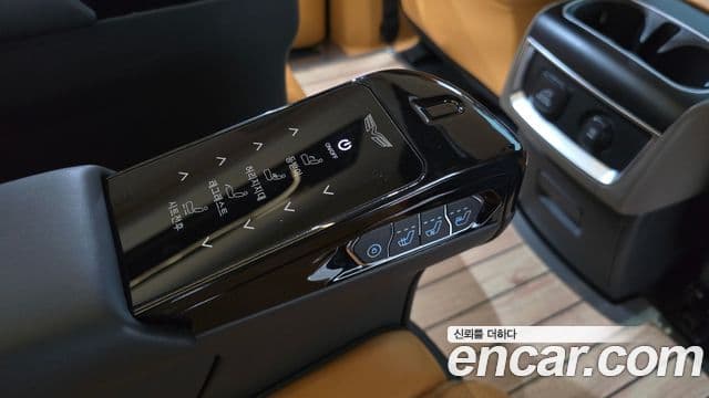 Kia Carnival 2024 — ფოტო 6/20