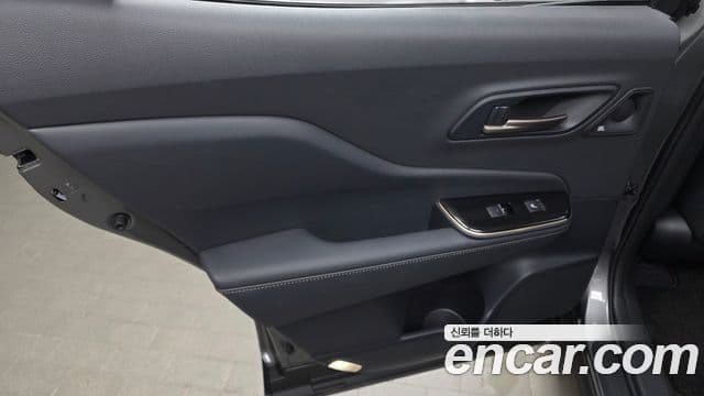 Toyota Crown Crossover 2024 — Photo 9/35