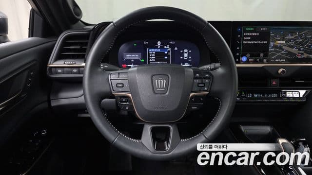 Toyota Crown Crossover 2024 — Photo 16/35