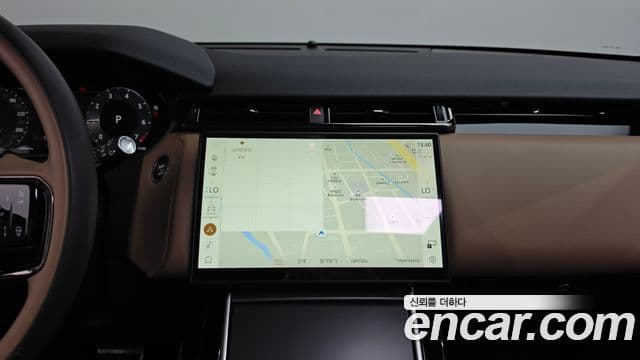 Land Rover Range Rover Velar 2024 — Фото 13/20