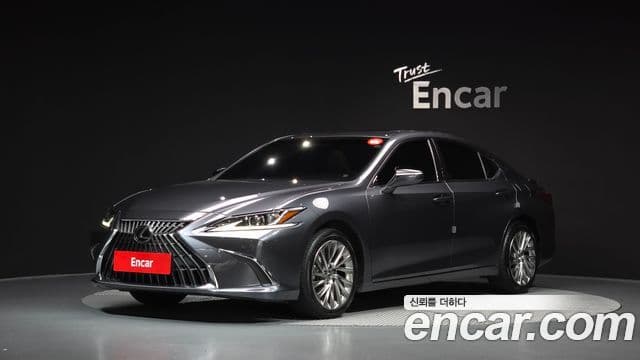 Lexus ES300h 2023 — Photo 9/20