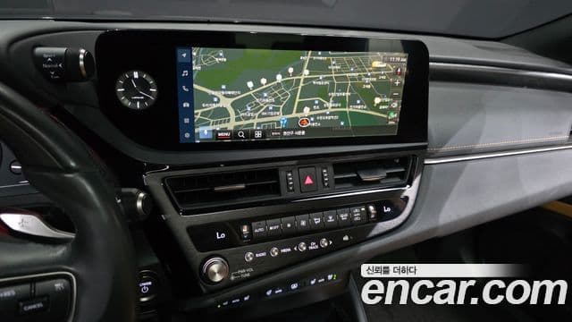 Lexus ES300h 2023 — Photo 20/20