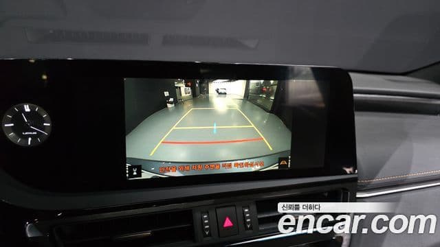 Lexus ES300h 2023 — Photo 10/20
