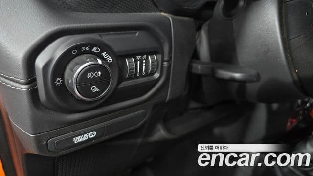 Jeep Gladiator 2025 — Şəkil 15/30