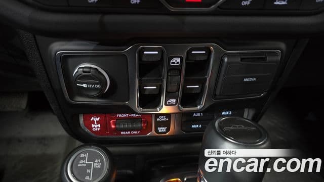 Jeep Gladiator 2025 — Şəkil 4/30