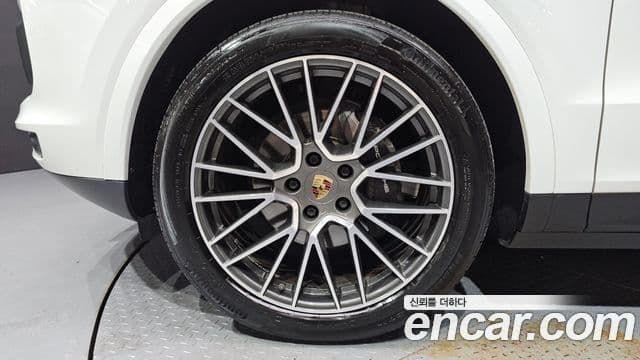 Porsche Cayenne 2019 — Photo 4/34