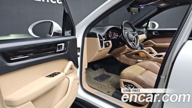 Porsche Cayenne 2019 — Photo 34/34