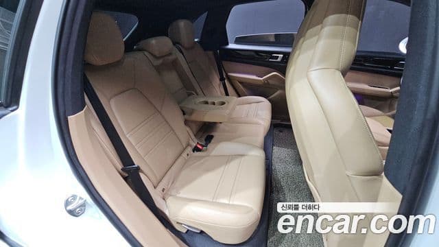 Porsche Cayenne 2019 — Photo 24/34