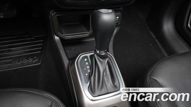 Jeep Renegade 2022 — ფოტო 11/20