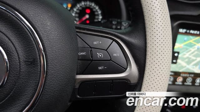 Jeep Renegade 2022 — ფოტო 17/20