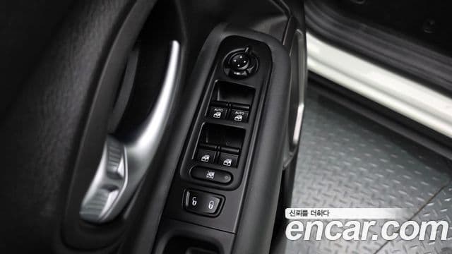 Jeep Renegade 2022 — ფოტო 8/20