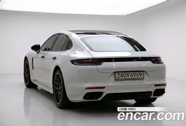 Porsche Panamera 2020 — Photo 11/20