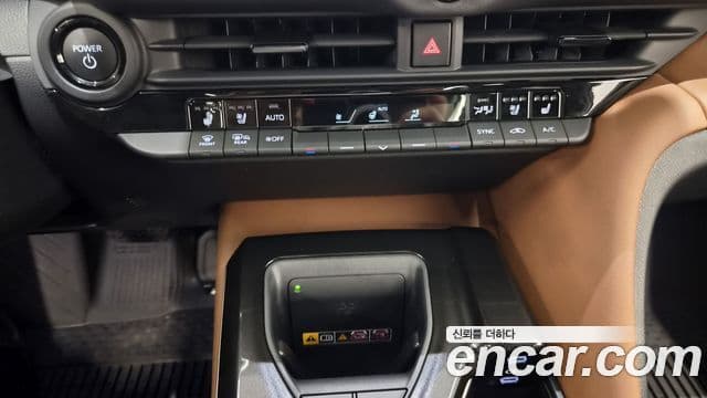Toyota Crown Crossover 2026 — Фото 14/19