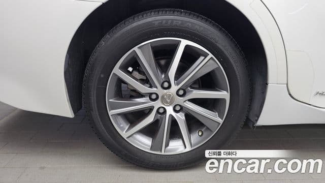 Lexus ES300h 2018 — Şəkil 15/20