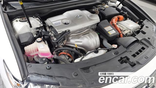 Lexus ES300h 2018 — Şəkil 8/20