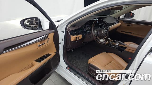 Lexus ES300h 2018 — Şəkil 7/20