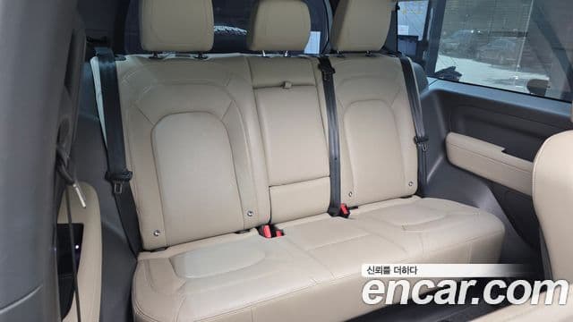 Land Rover Defender 2022 — Photo 12/20