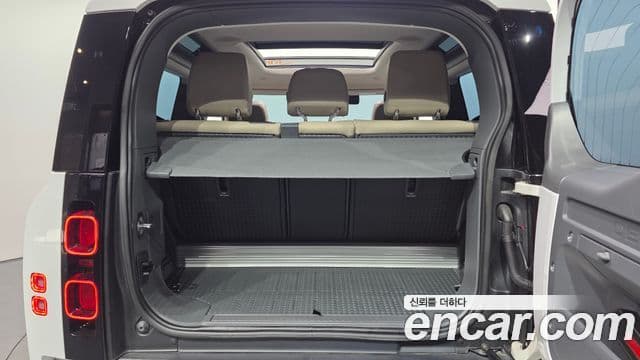 Land Rover Defender 2022 — Photo 20/20