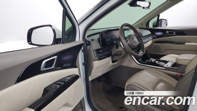 Kia Carnival 2021 — Photo 13/32