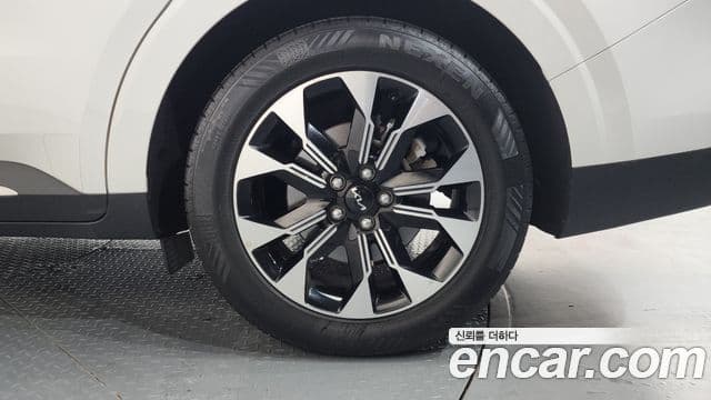 Kia Carnival 2021 — Photo 3/32