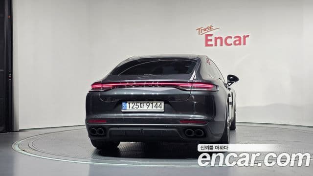 Porsche Panamera 2022 — Şəkil 22/35