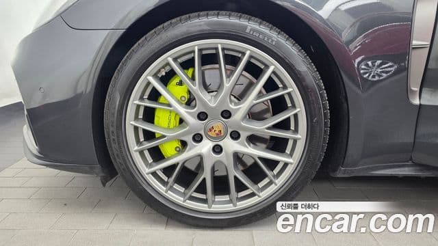 Porsche Panamera 2022 — Şəkil 17/35