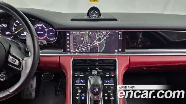 Porsche Panamera 2022 — Şəkil 28/35