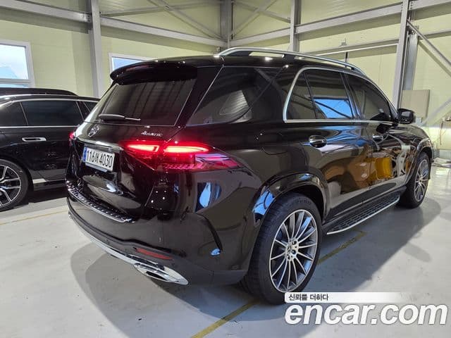 Mercedes-Benz GLE-Class 2023 — Photo 14/20