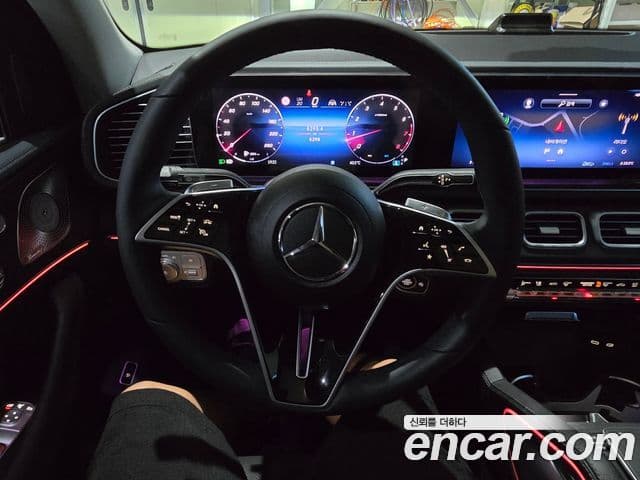 Mercedes-Benz GLE-Class 2023 — Photo 9/20