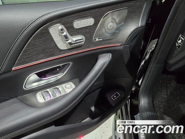 Mercedes-Benz GLE-Class 2023 — Photo 18/20