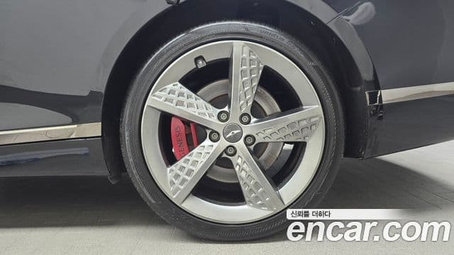 Genesis G80 2023 — Şəkil 30/35