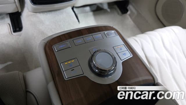 Genesis G80 2024 — Photo 16/32