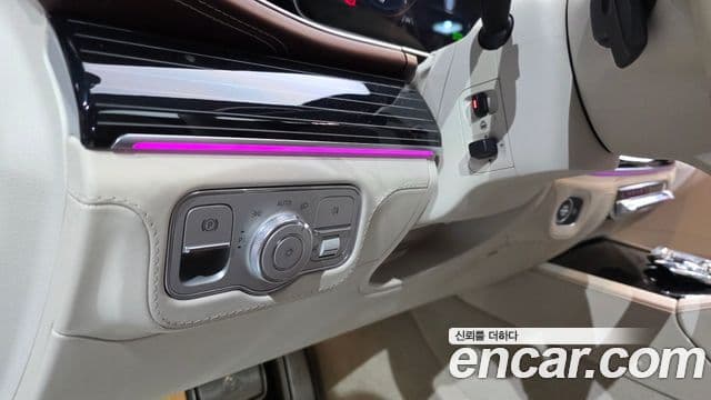 Mercedes-Benz GLS-Class 2022 — Photo 11/20