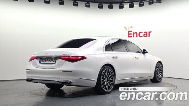 Mercedes-Benz S-Class 2022 — Photo 7/20