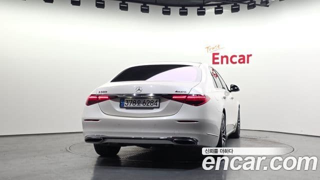 Mercedes-Benz S-Class 2022 — Photo 2/20