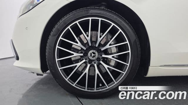 Mercedes-Benz S-Class 2022 — Photo 5/20