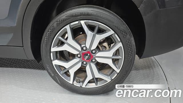 Kia Seltos 2021 — ფოტო 21/31