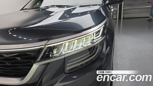 Kia Seltos 2021 — ფოტო 9/31