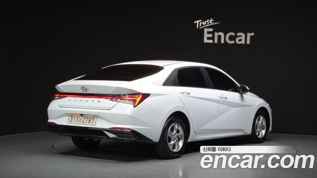 Hyundai The New Avante Hybrid 2020 — Photo 4/20