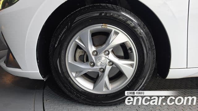 Hyundai The New Avante Hybrid 2020 — Photo 9/20