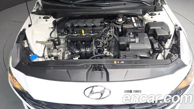 Hyundai The New Avante Hybrid 2020 — Photo 10/20