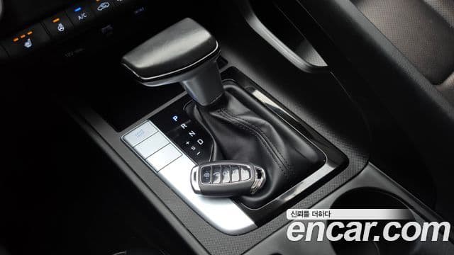 Hyundai The New Avante Hybrid 2020 — Photo 12/20