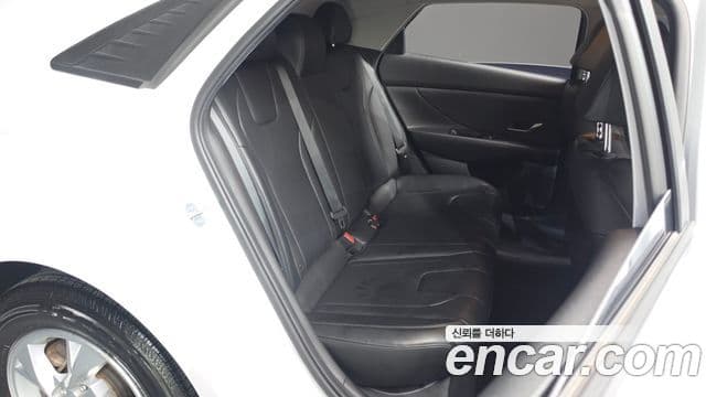 Hyundai The New Avante Hybrid 2020 — Photo 15/20