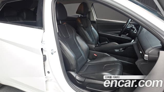 Hyundai The New Avante Hybrid 2020 — Photo 13/20